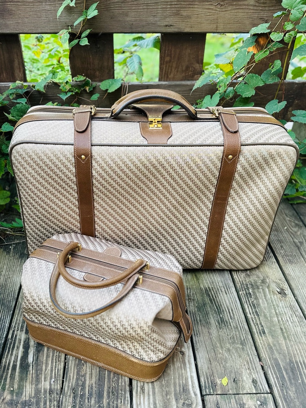 RARE NEVER USED Vintage Gucci Travel Luggage With Keys Locks Custom Canvas Cove